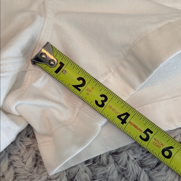 American Eagle Outfitters White Jean Shorts 10 high rise strigid NWT - Picture 6 of 9